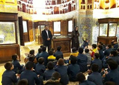 تدارک برنامه های آموزشی صیانت از آثار تاریخی اردبیل ویژه دانش آموزان