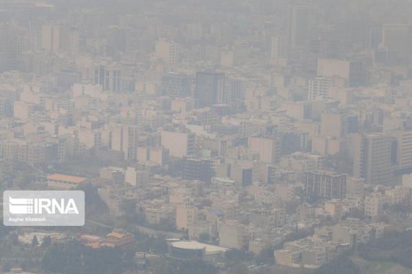 خبرنگاران اورژانس شیراز برای مقابله با آلودگی هوا به حالت آماده باش در آمد
