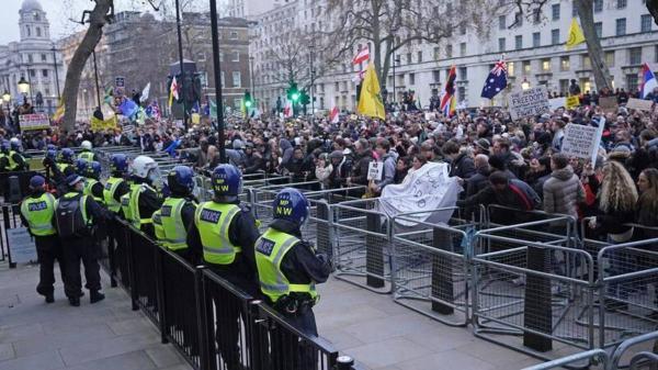 درگیری پلیس لندن با معترضان به محدودیت های کرونایی