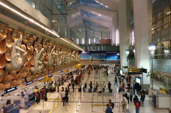 تور ارزان هند: جشن بزرگ برای مسافران فرودگاه شهر بمبئی هند