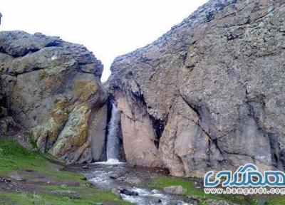 آبشار شیران یکی از جاذبه های طبیعی آذربایجان شرقی به شمار می رود